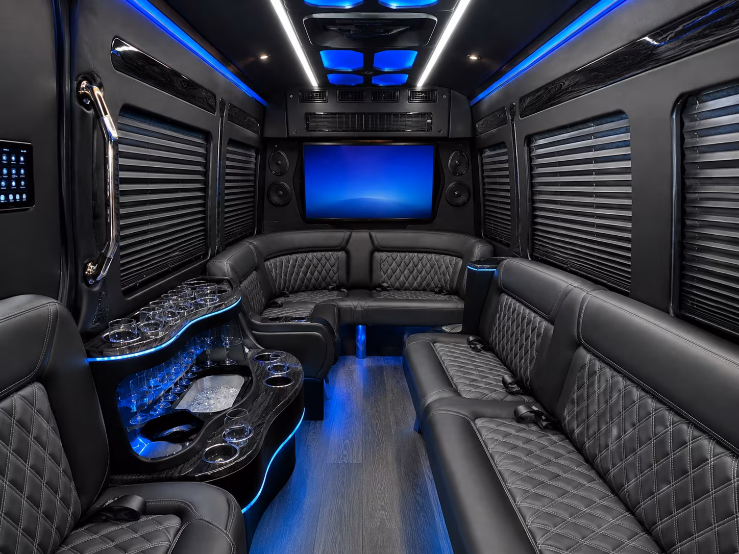 hofstra university conference and corporate campus shuttles
